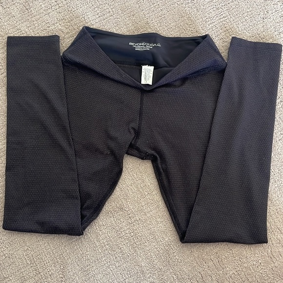 Beyond yoga pants, size Large - Picture 3 of 7